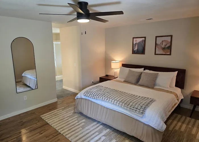 Spacious Ranch Retreat Near Yosemite & Bass Lake With Hot Tub & Game Room Oakhurst