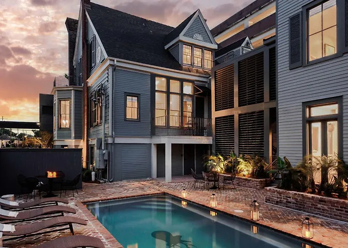 18 Bedroom Garden District Mansion Shared Pool New Orleans