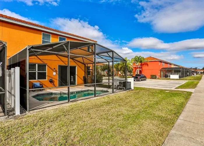 Stylish Family Retreat With Pool Near Disney World Kissimmee