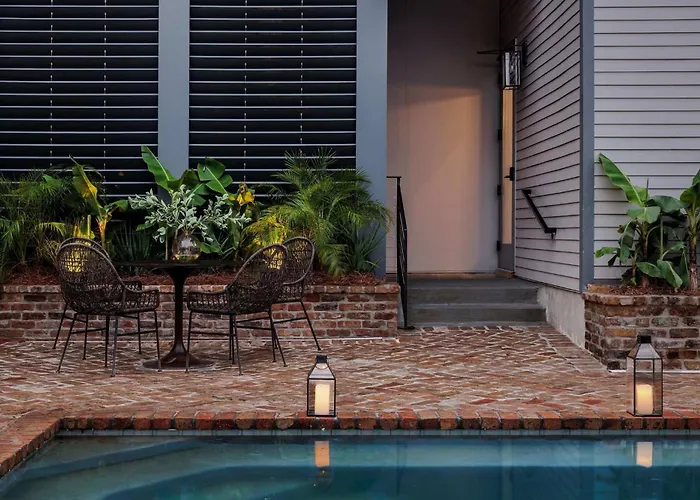 Luxe 6-Bedroom Garden District Retreat Hotel Pool New Orleans