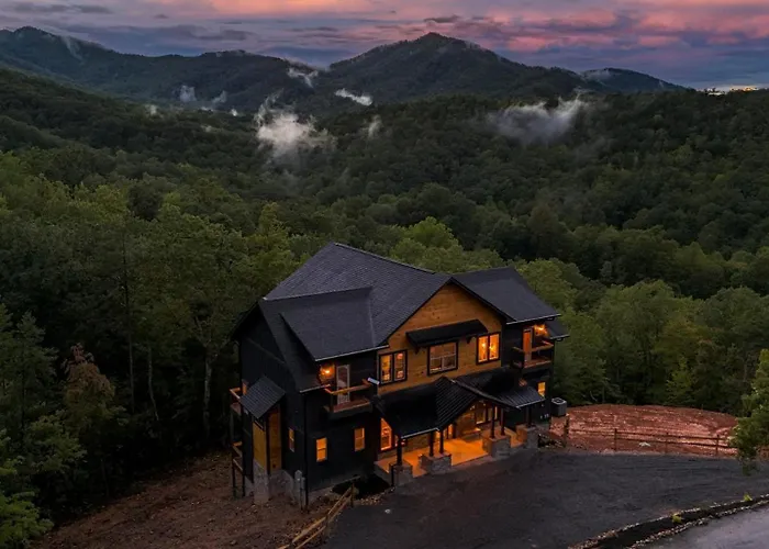 Secluded Luxe Cabin, Stunning Indoor Pool Wslide Pigeon Forge