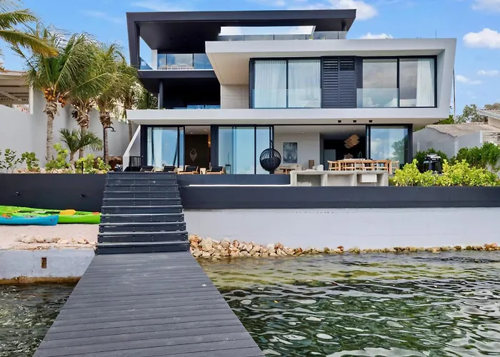 The Wave Villa - By Lxryhome Willemstad