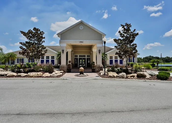Villa Stunning Getaway With Games & Clubhouse Amenities - Near Parks Kissimmee