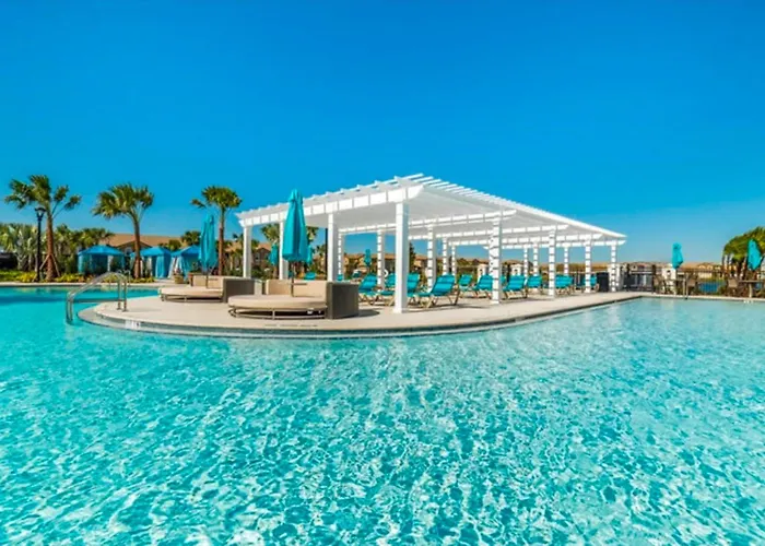 Updated & Colorful Home W/ A Modern Kitchen, Furnished Lanai, & Private Pool Kissimmee