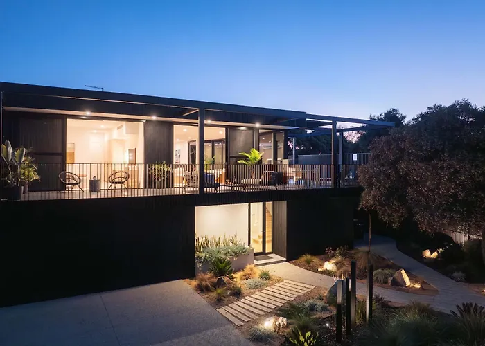 The Indoor-Outdoor Retreat - Heated Pool, Spa & Cinema Rye