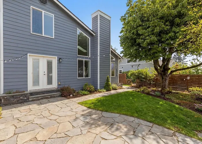 Villa Perch - Stylish 3Br Retreat | Open Living + Free Parking Seattle