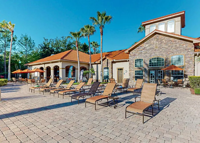 Resort Condo Close To Theme Parks With On-Site Pool, Bar, Restaurant, & Gym Kissimmee