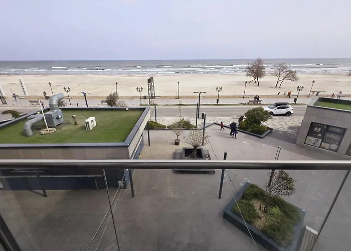 Panoramic Saeview Suite - Beach Pool & Spa Resort Năvodari