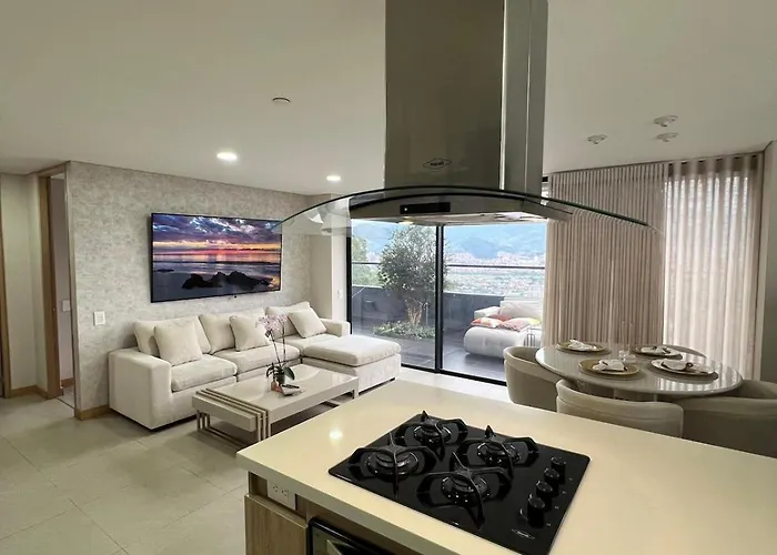 Luxury Apartment In Palmas Overlooking Medellín