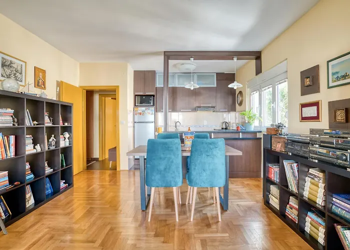 Ferienwohnung World Traveler Nest Kotor