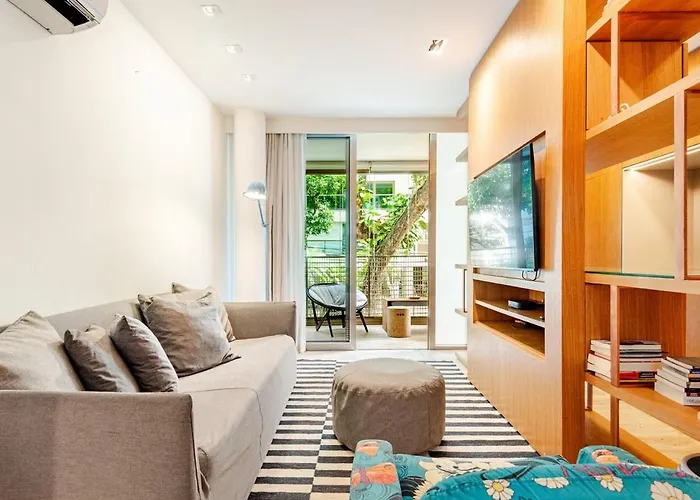 Apt In Leblon With 24-Hour Security, 2Br And Balcony Rio de Janeiro
