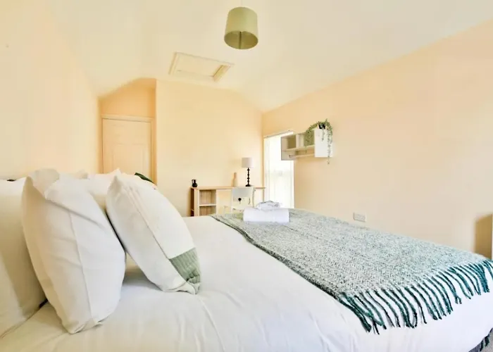 Ferienwohnung Hot Tub Family Retreat With Private Garden And Free Parking Cardiff