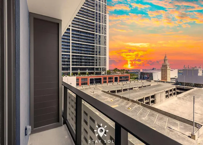 Smart Luxe Studio With Views In Downtown Miami