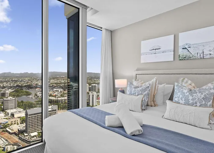 Sky-High Ocean Views 5 Star Resort Facilities Gold Coast