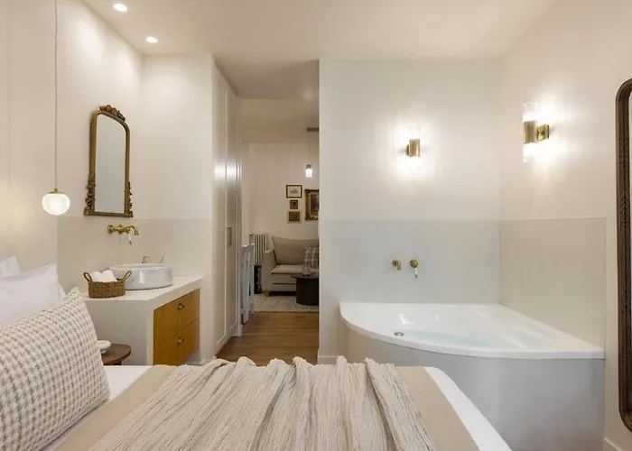 Romantic Getaway W Whirlpool & Fireplace Athen