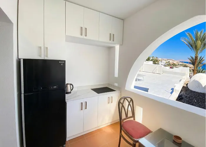 Sea View Studio - Sharm - Beach & Pools - Sleeps 4 - 2 Beds And 2 Sofa Beds