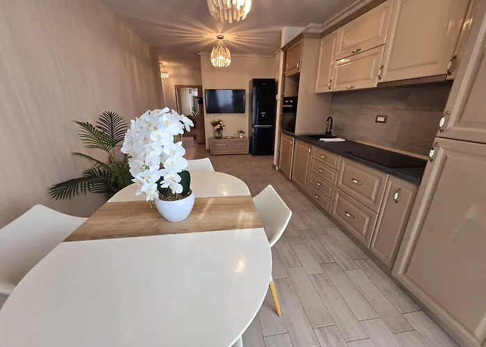 Panoramic Saeview Suite - Beach Pool & Spa Resort Năvodari