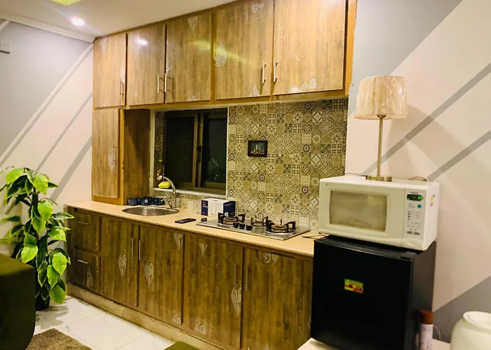 Cozy & Stylish 2 Bedroom Apartment In Islamabad E-11