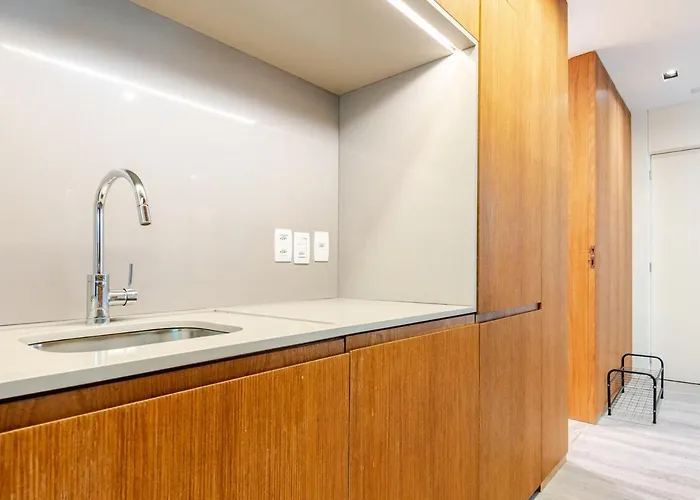 Apt In Leblon With 24-Hour Security, 2Br And Balcony Rio de Janeiro