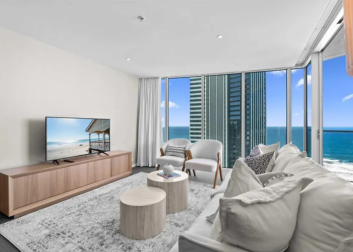 Sky-High Ocean Views 5 Star Resort Facilities Gold Coast