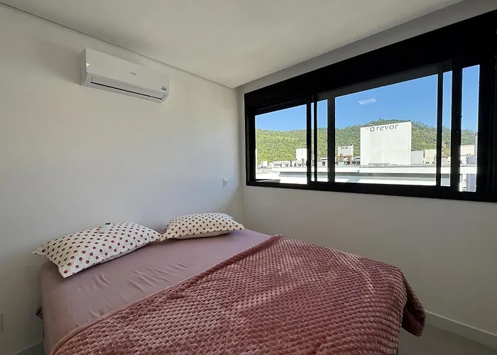 Oasis Do Atlantico 402 A - Apartamento Amplo Em Condominio Completo A Apenas 5 Minutos Da Praia De Palmas Governador Celso Ramos