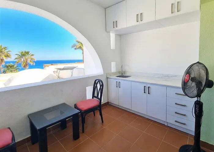 Sea View Studio - Sharm - Beach & Pools - Sleeps 4 - 2 Beds And 2 Sofa Beds