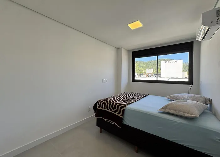 Oasis Do Atlantico 402 A - Apartamento Amplo Em Condominio Completo A Apenas 5 Minutos Da Praia De Palmas Governador Celso Ramos