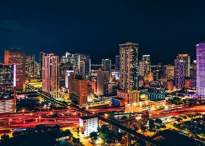 Prime Miami Location - Modern Skyline Stay