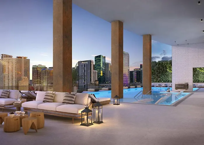Upscale Downtown Condo Pool Gym & Skyline Views Miami