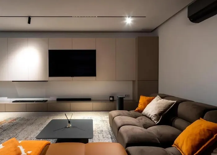 Superb 2 Bed Apartment George Town