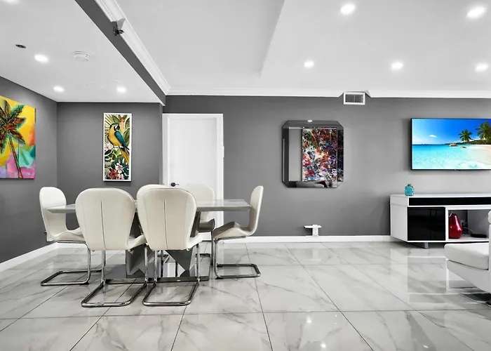 Beachfront Luxury Alexander Unit, Pool Gym Parking Miami Beach