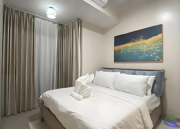 Luxurious Style 1 2 3 Bedrooms Apartment Cross To Okada And Near City Of Dreams, Solaire, Moa, And Airport Manila