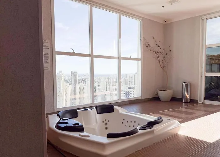 Ferienwohnung 1Br W Ac, Office, Kitchen &Park Near Flamboyant Goiânia