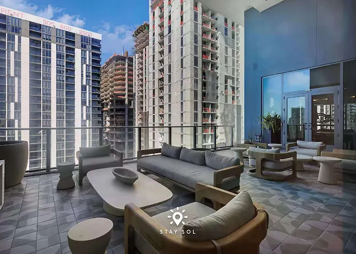Smart Luxe Studio With Views In Downtown Miami