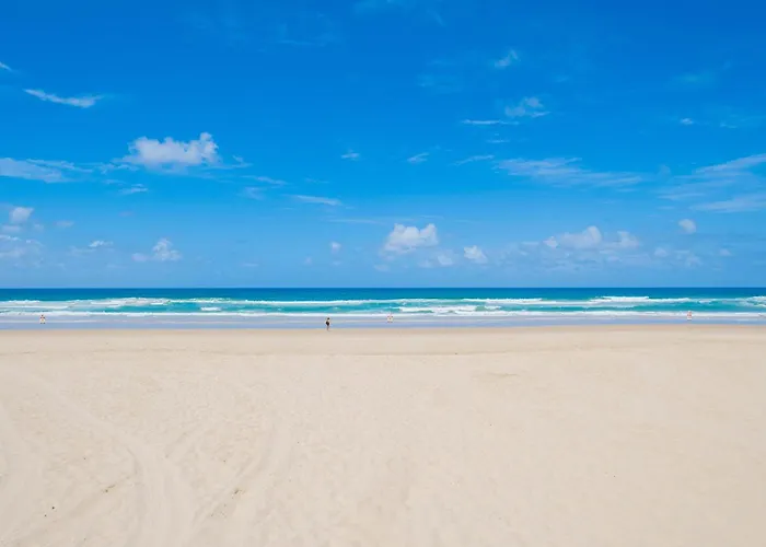 Oceanfront Luxury 2 Bedroom Apt Gold Coast