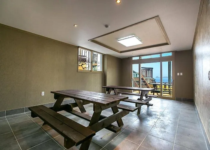 Geoje Haneul Ari Pension