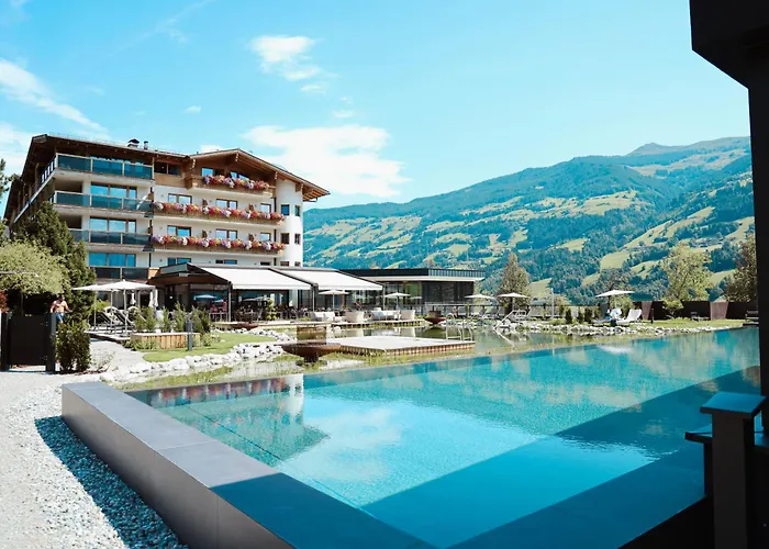 Sport- und Wellnesshotel Held 4 Sterne Superior Fügen