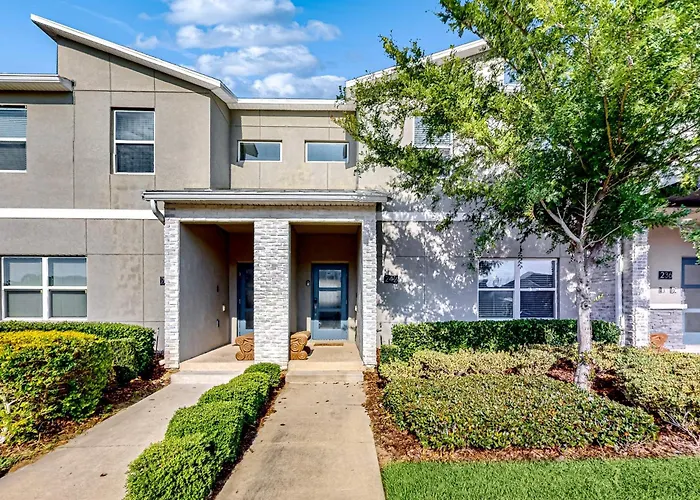 Inviting Home Near Theme Parks With Private Heated Pool, Lanai, Patio & W/D Kissimmee