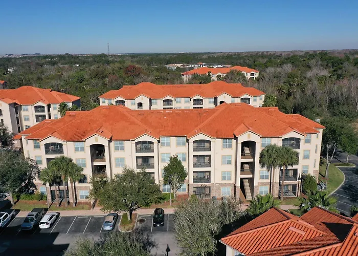 Calm Condo With Pool, Hot Tub, Balcony, Cabana, & Kitchen - Snowbird-Friendly Kissimmee