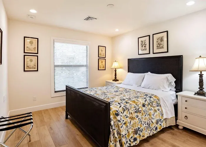 Sorrento - Spacious 5Br 4,5Ba Home With Private Pool & Hot Tub, Ideal For Families And Groups! Pet Friendly With Plenty Of Comfort And Space, Short Walk To Delnor Wiggins Beach, Close To Naples Attractions!