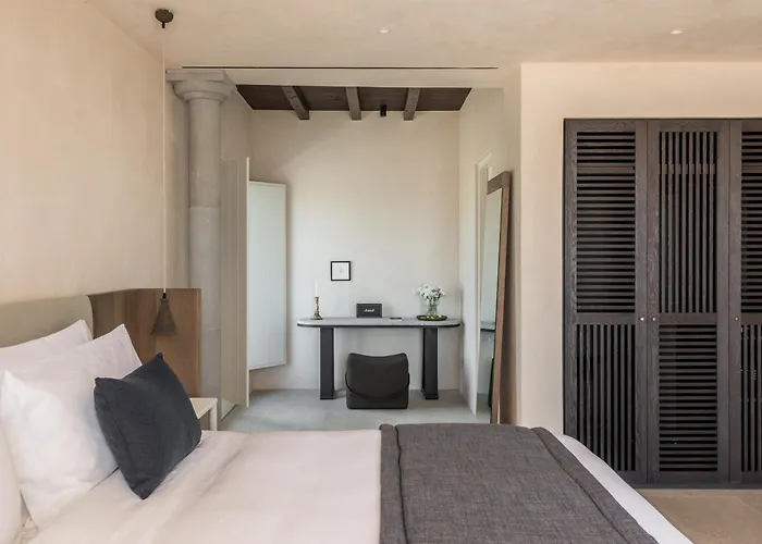 Istoria, A Member Of Design Hotels Perivolos 