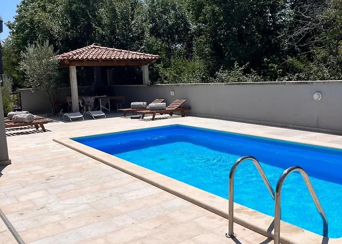 Villa Pistine - With Private Pool For 8 Near Rovinj