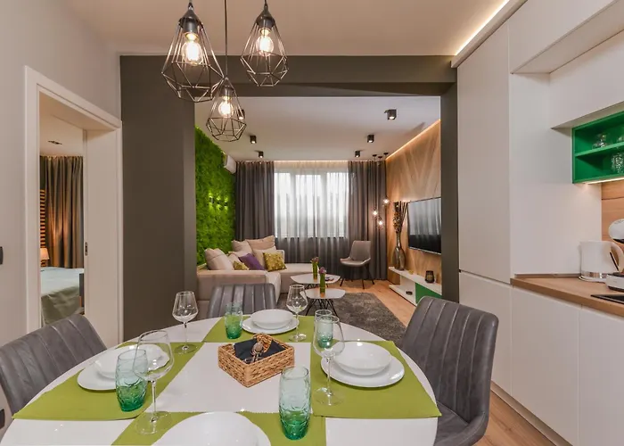 Urban Eden - Lux & Style, 2-Bedroom, 2-Bathroom Sofia