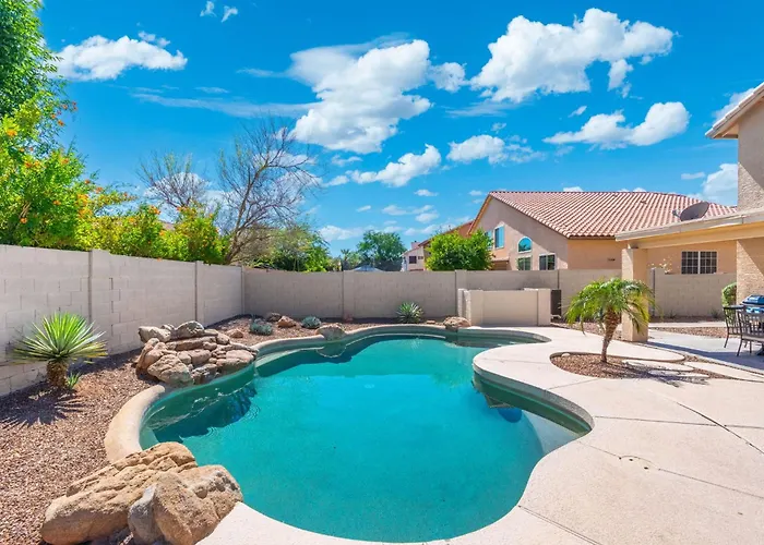 Luxury Desert Oasis! 5 Bedroom, 3 Bath W Heated Pool Mesa