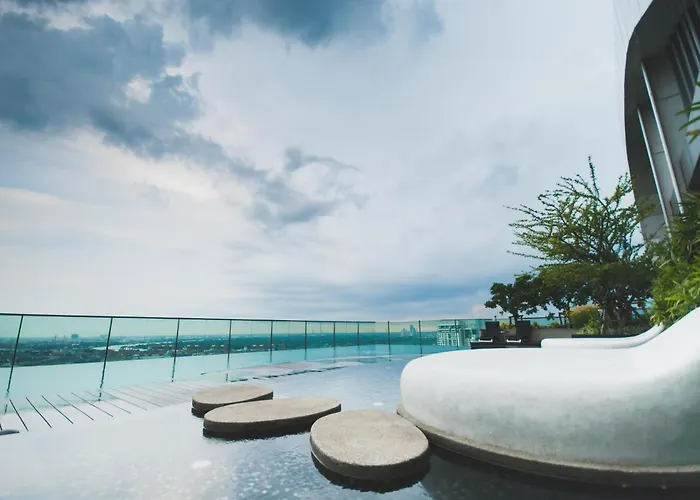 Spacious 1Br Bathtub, Rooftop Pool, Gym, 1Min Bts Phrakhanong Bangkok