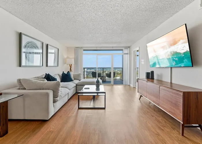 Ferienwohnung Azure Horizons - A Marina High-Rise 3BR Masterpiece Los Angeles