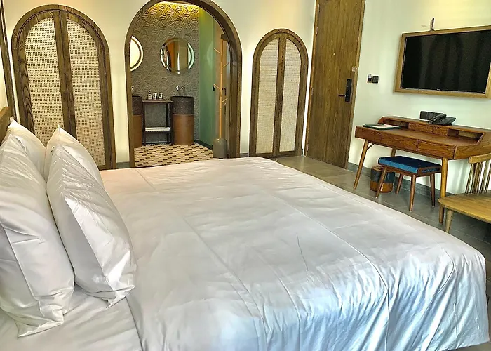 Hotel The Mystery Con Dao Chi Khu Co Ong