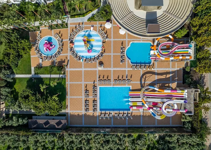 Royal Garden Beach Hotel Konaklı