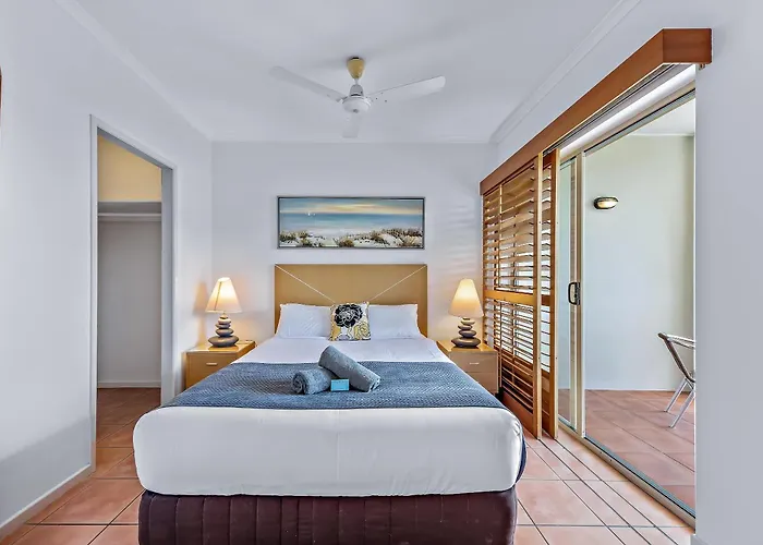 Spa Haven 17B Ocean View Airlie Beach