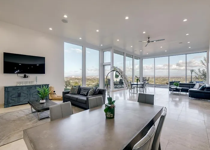 Pool & Coastline Views: Luxe La Jolla Home San Diego